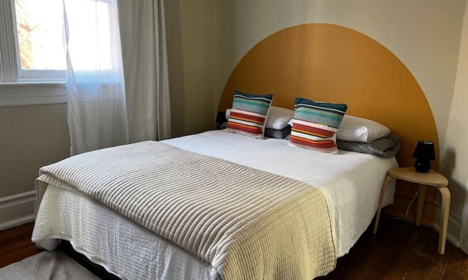 Old Louisville Apartamento | 414 #3 · Stellar Suites | Here Comes the Sun | St. James Ct