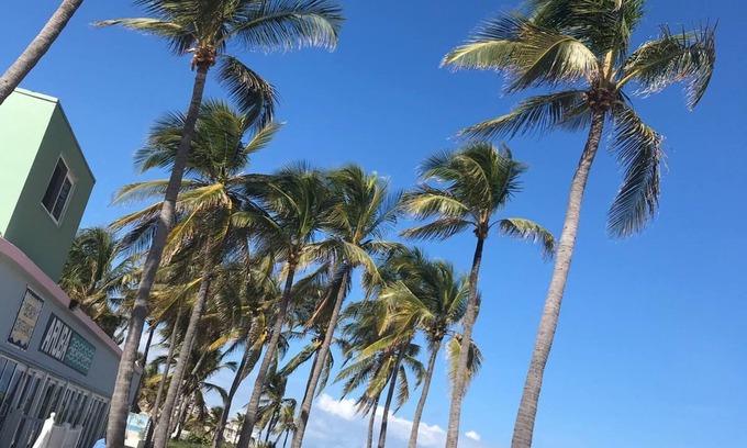 East Fort Lauderdale Casa | 4145 By The Sea Inn & Suites