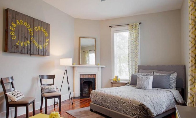 Dixon Park Apartamento | 414B Waldburg st · 2 Bedroom Oasis near Forsyth Park