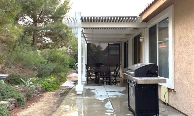 Palmdale Casa | 416) Relaxing Home in Bakersfield!