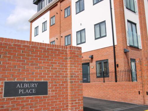 Shrewsbury Apartamento | 42 Albury Place