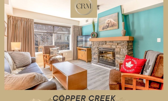 Copperstone Resort Apartamento | COPPER CREEK - TWO LEVEL CONDO - HOT TUB & FIRE TABLE