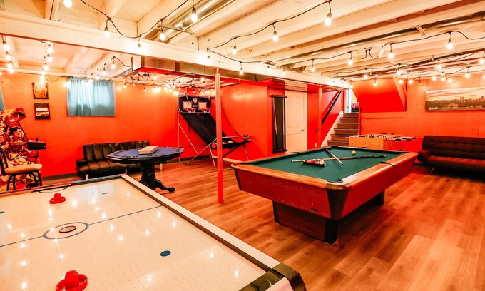 Arvada Casa | 420Friendly Hottub PS5 Theater Golf GameRoom DancePole