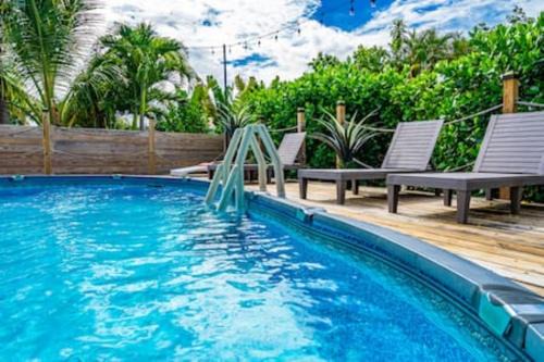 Miami Shores Apartamento | 427 NE 107th Studio · 6BR 3BA 7 Beds Pool Parking 2 Kitchen