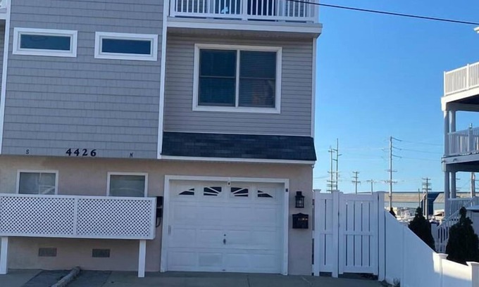 Dennisville Casa | 4426 Venicean Road North