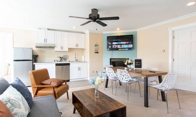 Tukwila Casa | 4429 Entire NEW · Gorgeous 6b3b house near airport & Seattle
