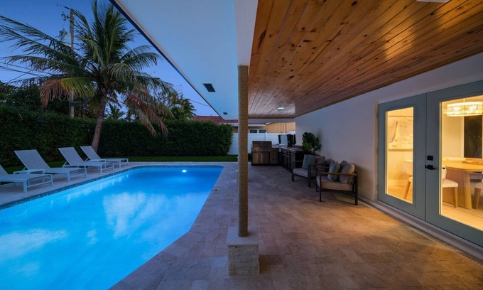 Lighthouse Point Casa | 4440 Managed by Brampton Park