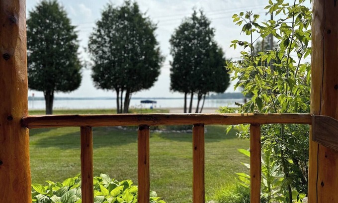 Conway Casa | 45' Crooked Lake Frontage