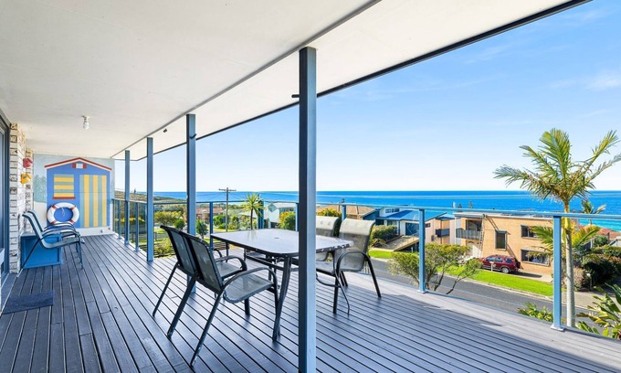 Kianga Casa | 45 Hillside Cres Beach House