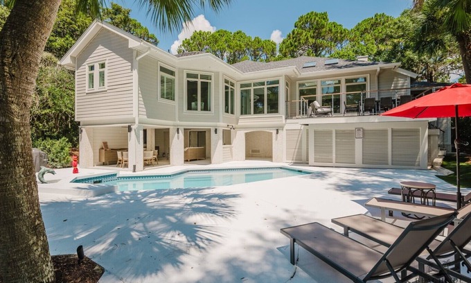 Sea Pines Casa | 45 S. Sea Pines - Lagoon-View Haven with Private Pool, 5 Bedrooms