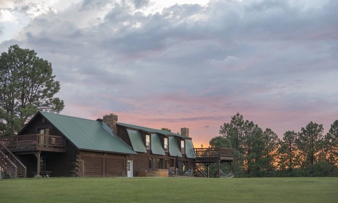 Pagosa Springs Casa | ¡450 acres privados con 3/4 millas de río! Estanques, bosque, pesca, senderismo!
