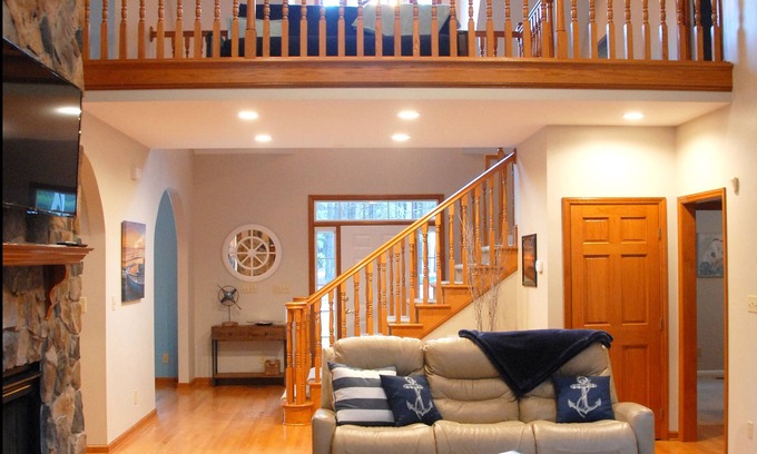 Manson Casa | 4500sf Gorgeous Lake House en Main Lake Channel con muelle privado.