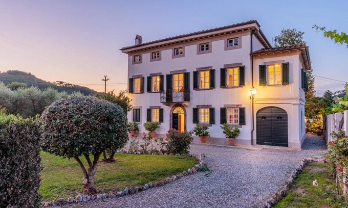 Vorno Villa | 460 m² Villa ∙ 5 habitaciones ∙ 10 huéspedes