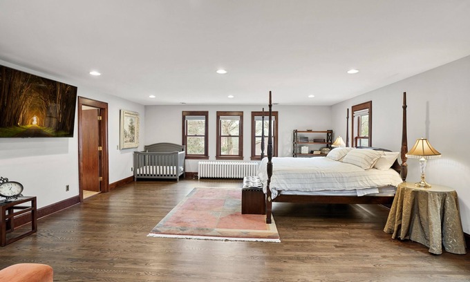 Calhoun Isles Casa | 4600 sq ft totally remodeled 5 bed 5 bath House with 3 car attached garage best