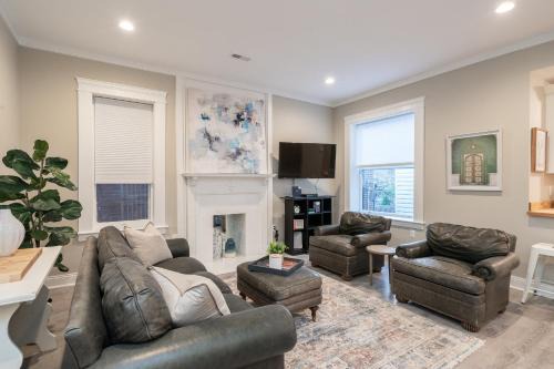 Central West End Casa | 4632 Second Floor Historic Haven