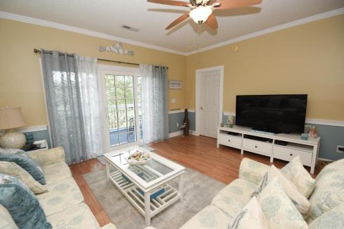 Central Myrtle Beach Apartamento | 4673 Wild Iris Dr 203 Condo