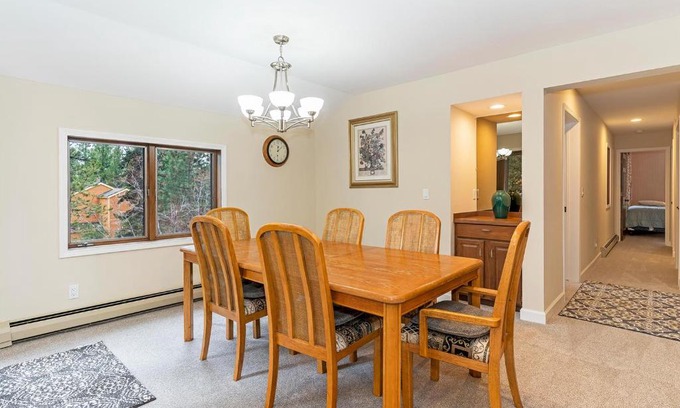 Incline Village Casa | 47 McCloud - Upper Unit 3 Bedrooms