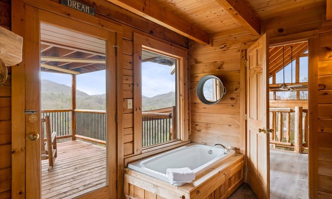 Gatlinburg - Pigeon Forge Casa | 47majestic Luxe 3bd 3 5ba w Spectacular Views