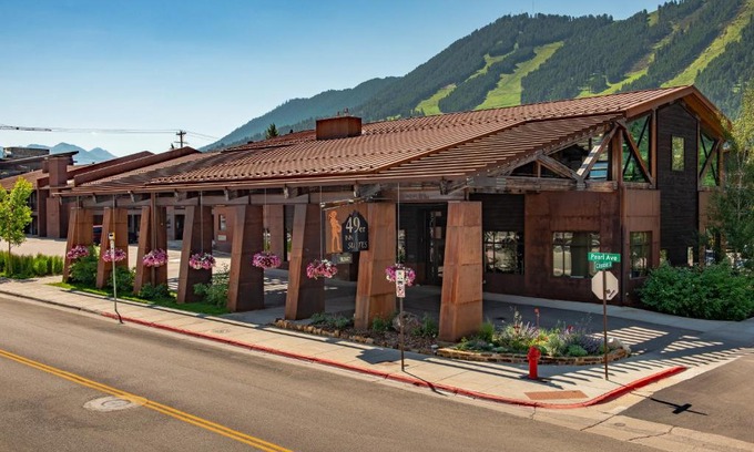 Jackson Hotel | 49'er Inn & Suites