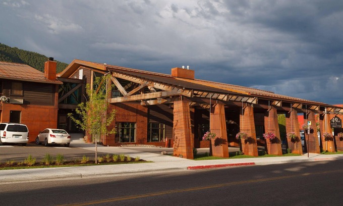 Jackson Hotel | 49'er Inn & Suites