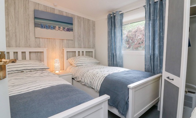 Bucks Cross Cabaña | 49 SEA VALLEY, pet friendly, with pool in Bucks Cross, Bideford