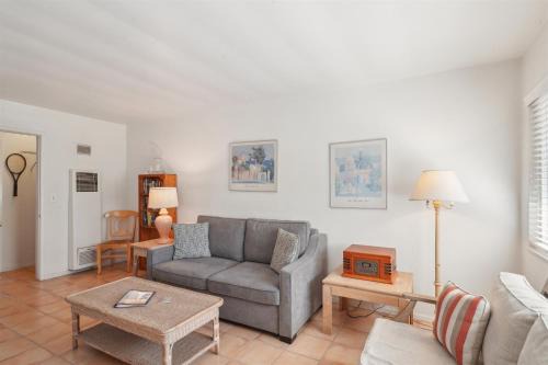Carpinteria Apartamento | 4950 Sandyland Road #127 condo