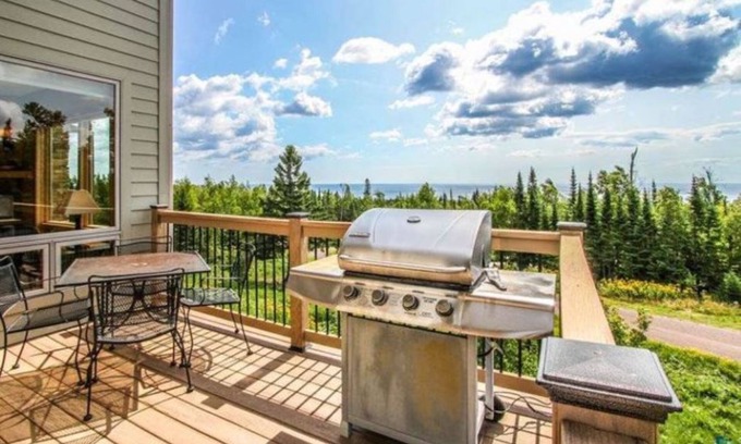 Lutsen Casa | 4BD, 3BA - Spacious with Lake & Mountain Views