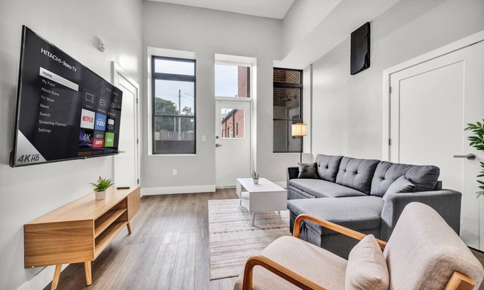 Cleveland Apartamento | 4Bd+65"TV+Crib+8 Min Away from DT CLE