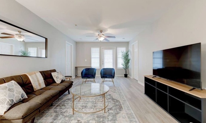 Pleasant Valley Apartamento | 4Bd/Br Close to Everything