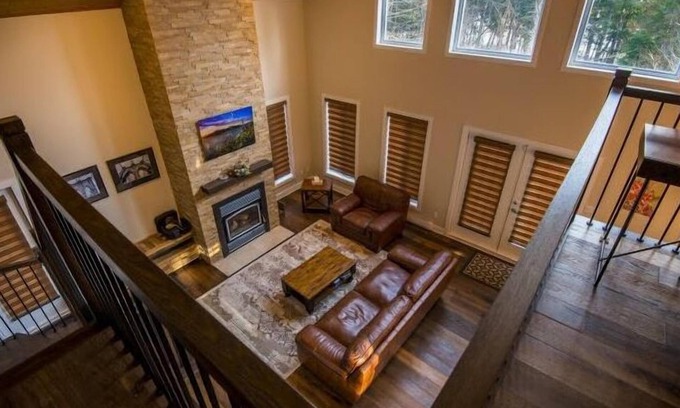 Wentworth-Nord Casa | 4BED/2BATH/Jacuzzi Family Lakeside Cottage