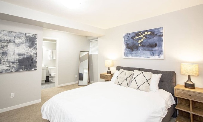Fort Gary Casa | 4Bed 2Bath Townhouse with Laundry, Parking & Wi-Fi