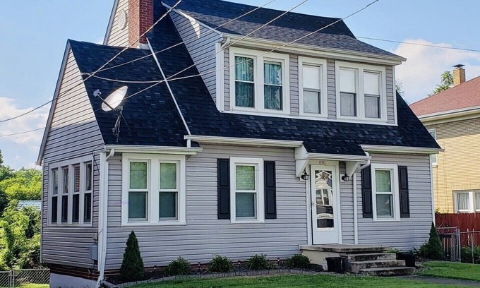 Ashland Casa | 4Bed / 3Bath GREYSTONE COTTAGE