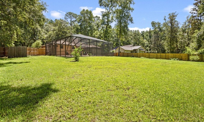 Gainesville Casa | 4bed 3bath pet friendly w/pool