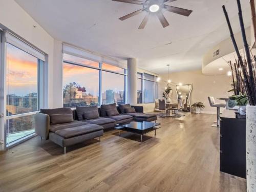 South Eola Apartamento | 4Bedroom/2bath 2100sq ft Thorton Park Master Suite