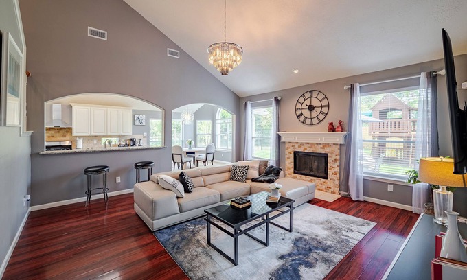 Barker Casa | 4bedroom House Backyard Workout NorthwestHouston