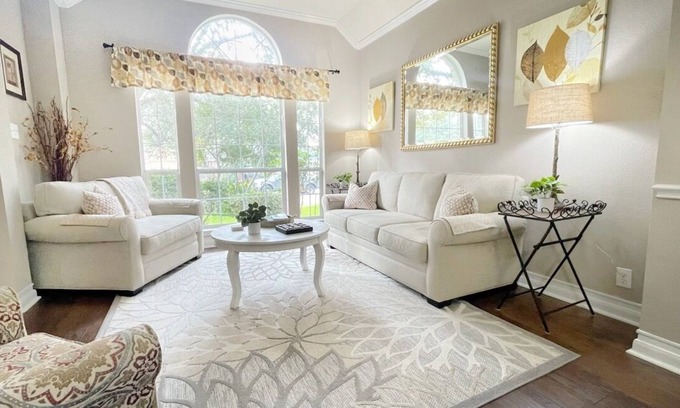 Wetmore Casa | 4BR/2.5 Bath, 5-Star, Six Flags, La Cantera Shops, UTSA, Med Center, River Walk.