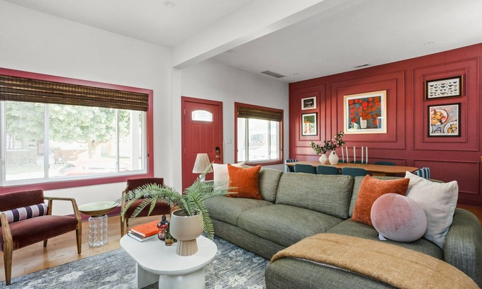Indianapolis Casa | 4BR 2.5BA Home - Bates Hendricks, Downtown Indianapolis - Minutes to sites