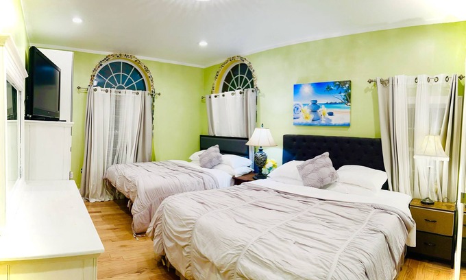 Quincy Apartamento | 4BR 2BATH 7BED WOLLASTON BEACH.NearBOSTON1
