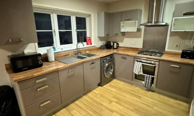 Colchester Casa | 4BR 2BATH Home in Colchester Perfect for Big Group