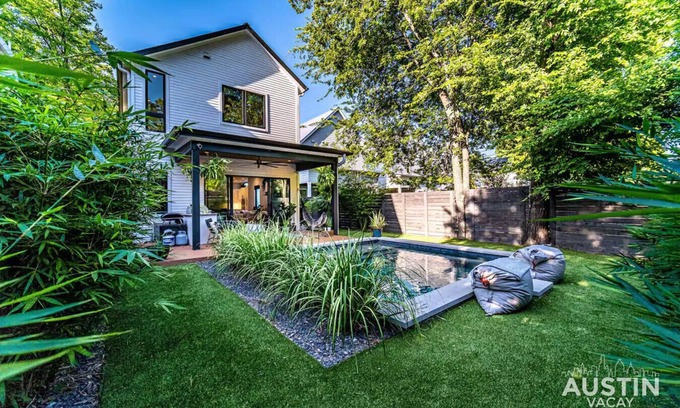 Holly Casa | 4BR/3BA Home w/ Plunge Pool & Patio ✦ Parking & Tesla Charger ✦ Walk to Downtown