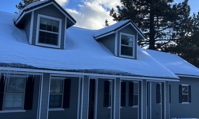South Lake Tahoe Casa | 4BR/3BA house with mountain views