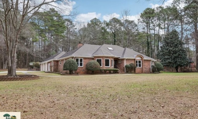 Fayetteville Casa | 4BR 4BA Ranch on 2 Acres Near Trilith Studios