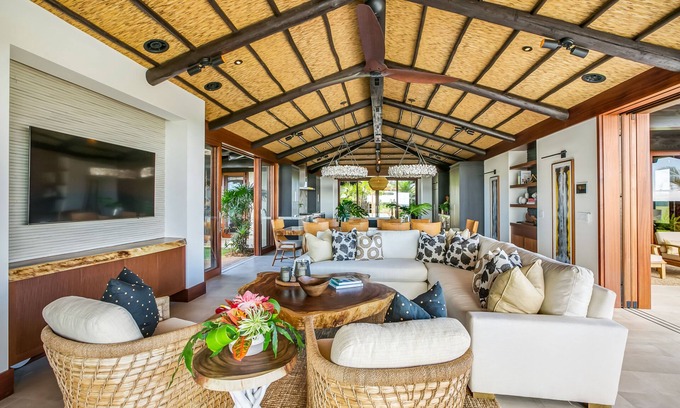 Koloa Casa | Nueva casa personalizada inspirada en Bali en Kainani