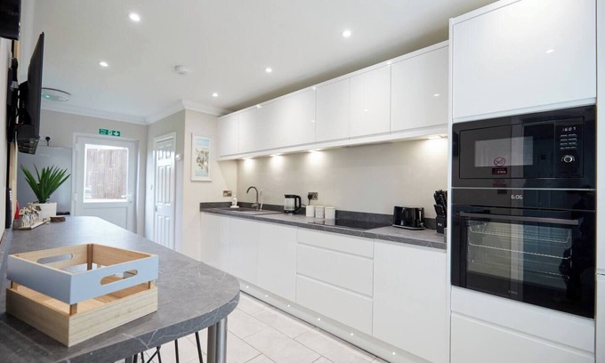 Norwich Casa | 4BR Barnesdale Road for Long Term Stay and Workers