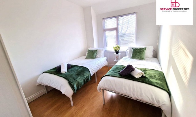Bedford Apartamento | 4BR Bedford-House FREE Parking