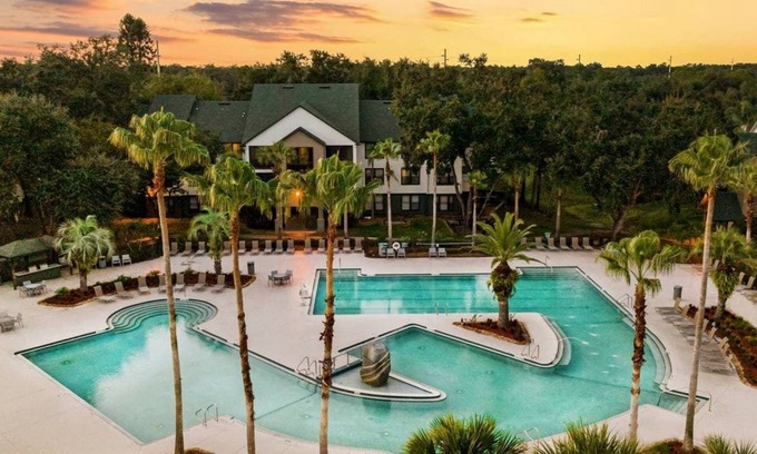 Bearss Plaza Apartamento | 4BR Condo w/Pool + Gym, Long Term Stays Allowed