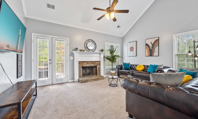 Covington Casa | 4BR Covington Haven with Private Yard & Porch
