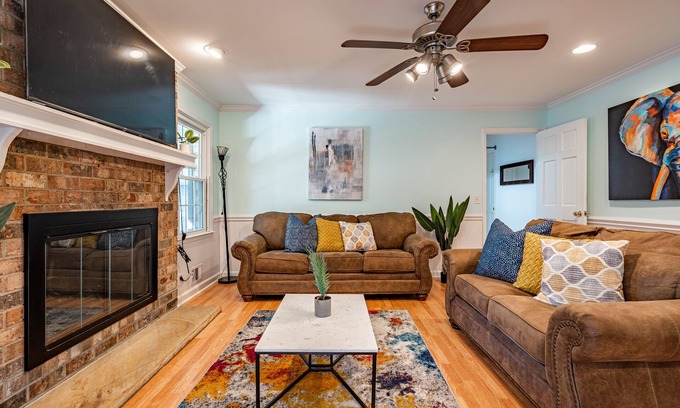 Athens Casa | 4BR Cozy Home, Close to UGA & Downtown Athens