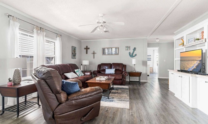 Briarcliffe Acres Casa | 4BR + Deck | Ramp Access + Soaking Tub, Golf Cart