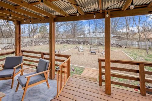 Fayetteville Casa | 4BR Game-Day Retreat - Foosball & Fire Pit